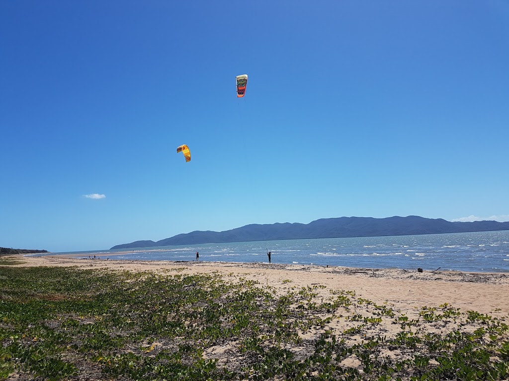 Ba14 townsville kiteboarding beach | Beach access, 14 Cape Pallarenda Rd, Town Common QLD 4810, Australia