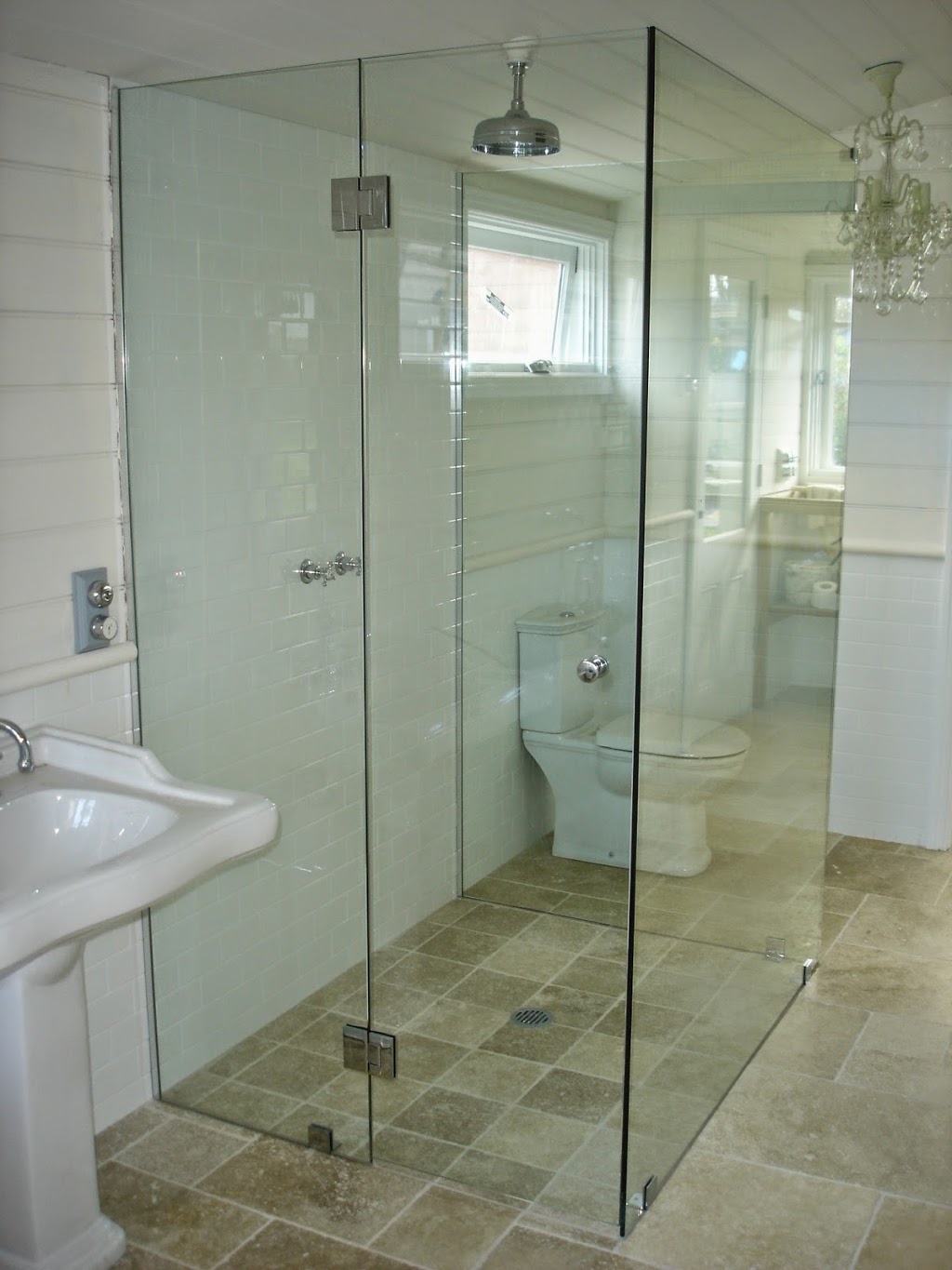 Eastcoast Shower Screens and Mirrors | home goods store | Unit 4, 207 Princes Highway, entry via, Central Ave, South Nowra NSW 2541, Australia | 0244210670 OR +61 2 4421 0670
