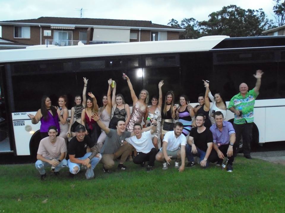 Limousine Party Bus Newcastle | 43 Wyong St, Morisset NSW 2264, Australia | Phone: 0491 158 666