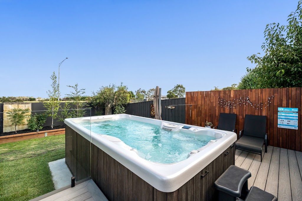 Halo Spas Bendigo | 90 Victa Rd, East Bendigo VIC 3550, Australia | Phone: 1300 548 794