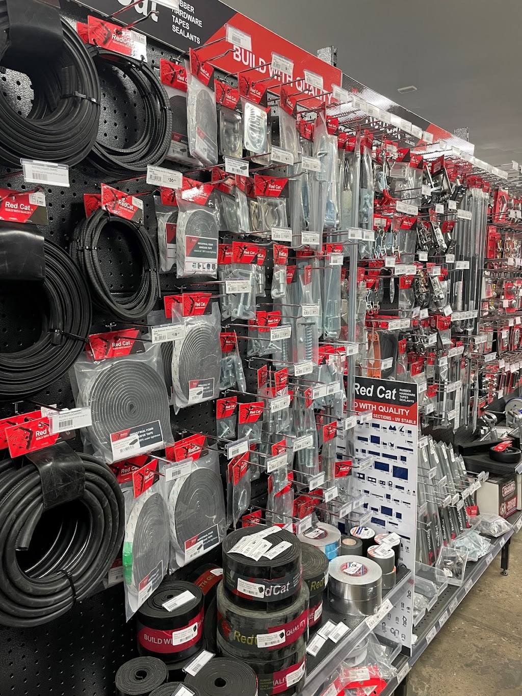Hoadleys Hardware | 22 Adelaide St, Blayney NSW 2799, Australia | Phone: (02) 6361 2301