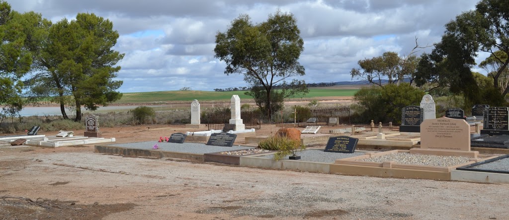Lochiel Cemetery | cemetery | 102 Lochiel Cemetery Rd, Lochiel SA 5510, Australia