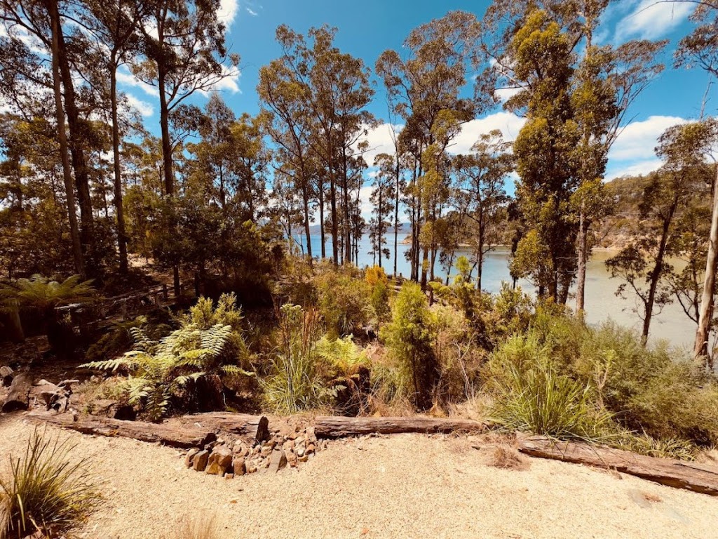 Hidden on Huon | 537 Esperance Coast Rd, Police Point TAS 7116, Australia | Phone: 0486 045 888