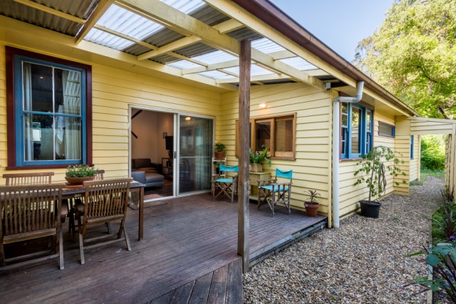 Avalon House Guest House, Self Contained Courtyard Apartments | 196 Great Alpine Rd, Harrietville VIC 3741, Australia | Phone: 0407 833 465