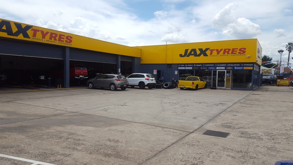 JAX Tyres Frankston | car repair | Wells Rd &, Buna Ave, Frankston VIC 3198, Australia | 0397861144 OR +61 3 9786 1144