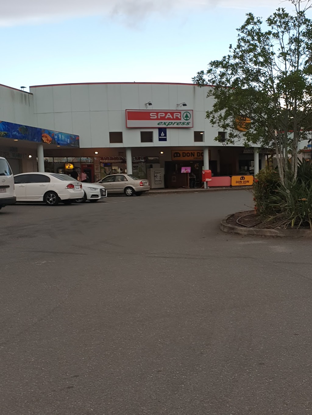 Crompton Centre | shopping mall | Cnr Compton Rd and, Condamine St, Runcorn QLD 4113, Australia