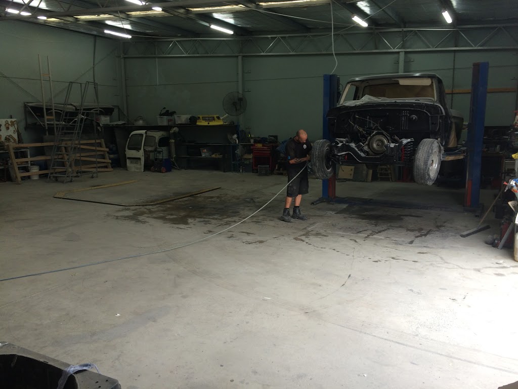 Dapto Smash Repairs | car repair | 4/14-16 Marshall St, Dapto NSW 2530, Australia | 0242611021 OR +61 2 4261 1021
