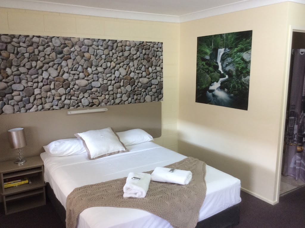 Spanish Lace Motor Inn | lodging | 106 Bowen Rd, Rosslea QLD 4810, Australia | 0747251510 OR +61 7 4725 1510
