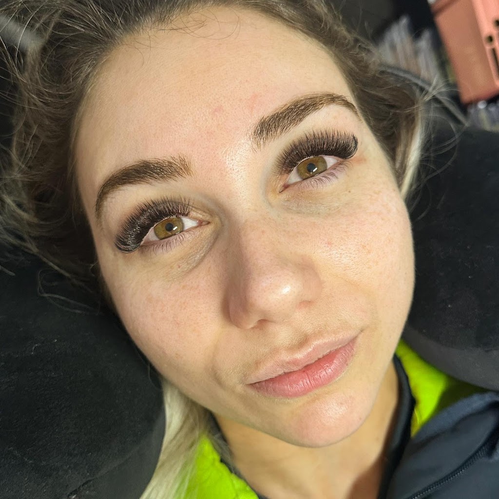 Beauty Moments - Lash Extensions & Lifts | 47 Serengeti Cct, Silverdale NSW 2752, Australia | Phone: 0413 477 866