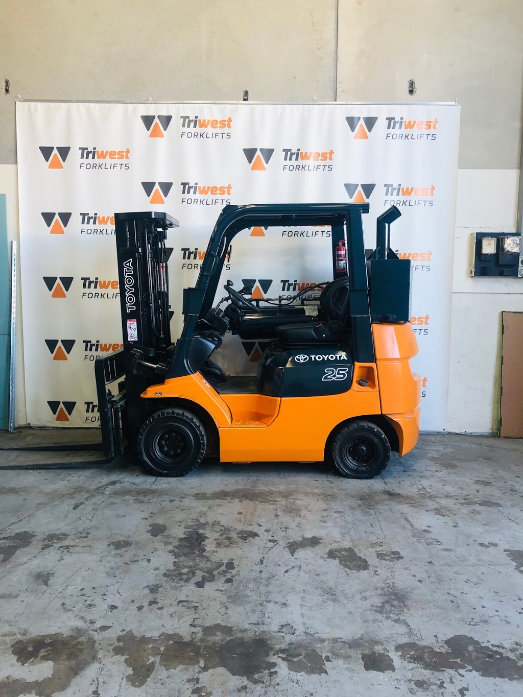 Triwest Forklifts Melbourne | store | 2/105 Merola Way, Campbellfield VIC 3061, Australia | 1800874937 OR +61 1800 874 937