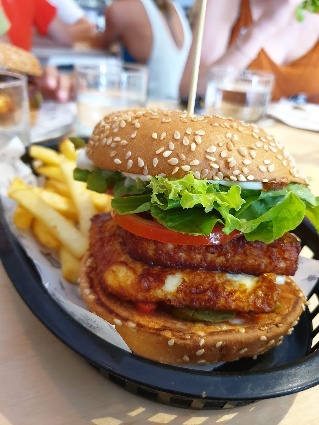 Main Street Burger Bar | 18 Jonson St, Byron Bay NSW 2481, Australia | Phone: (02) 6680 8832
