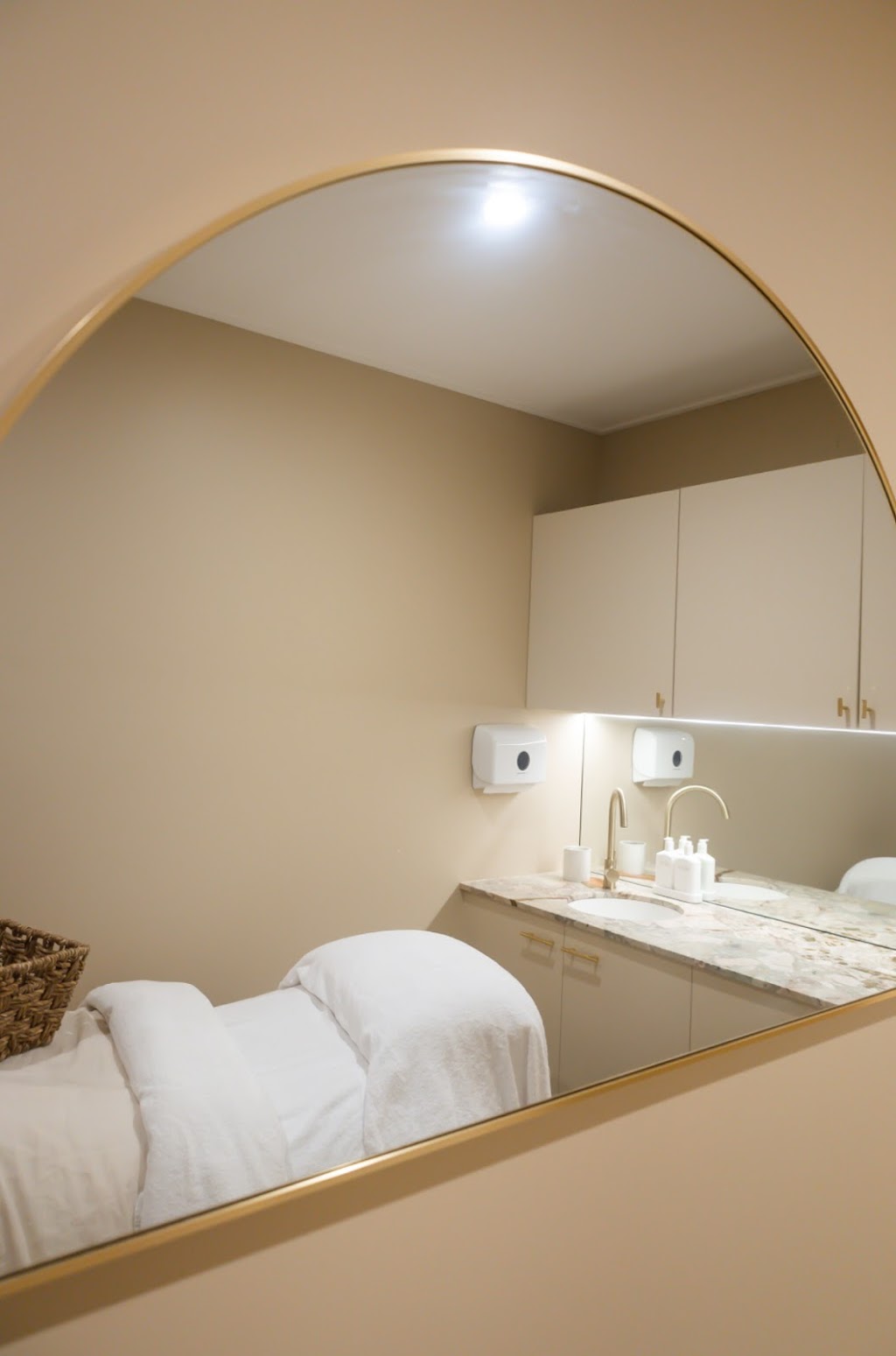 Illuka Skin And Beauty | 56 Elizabeth Bay Dr, Lake Munmorah NSW 2259, Australia | Phone: 0427 755 581