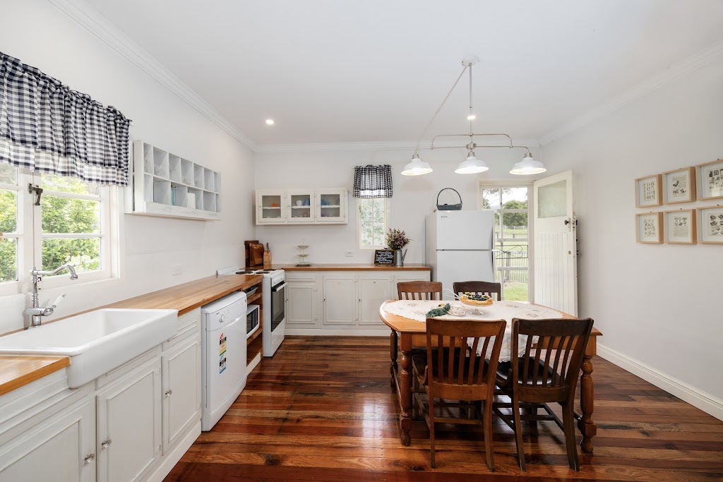 Cottage on Lamington | 653 Lamington National Park Rd, Canungra QLD 4275, Australia | Phone: 0435 014 550