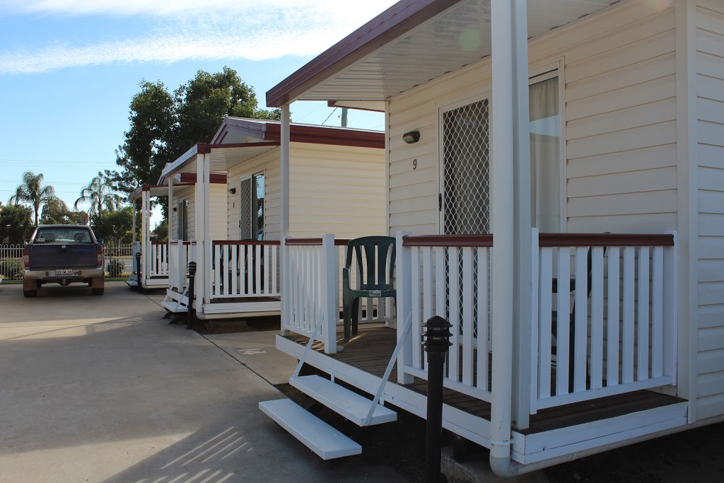 Miles Cross Roads Caravan Park & Cabins | 132 Murilla St, Miles QLD 4415, Australia | Phone: (07) 4627 2165