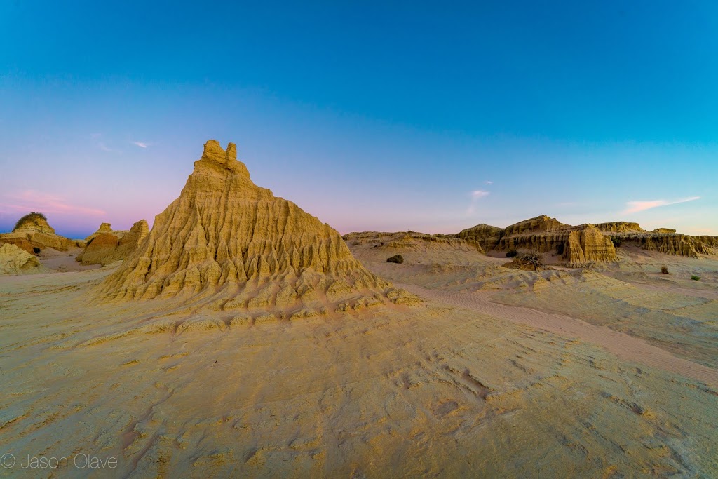 Mungo National Park Tours - Outback Geo Adventures | 126 Ballandella St, Balranald NSW 2715, Australia | Phone: 0407 267 087