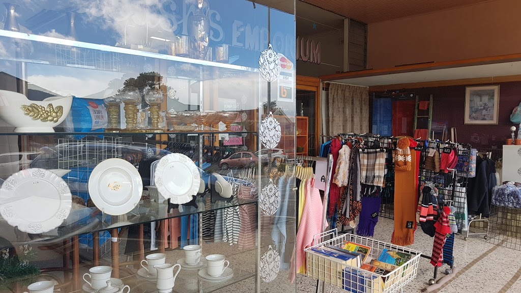 Bacash Emporium | department store | 23 Hanson St, Corryong VIC 3707, Australia | 0260761477 OR +61 2 6076 1477