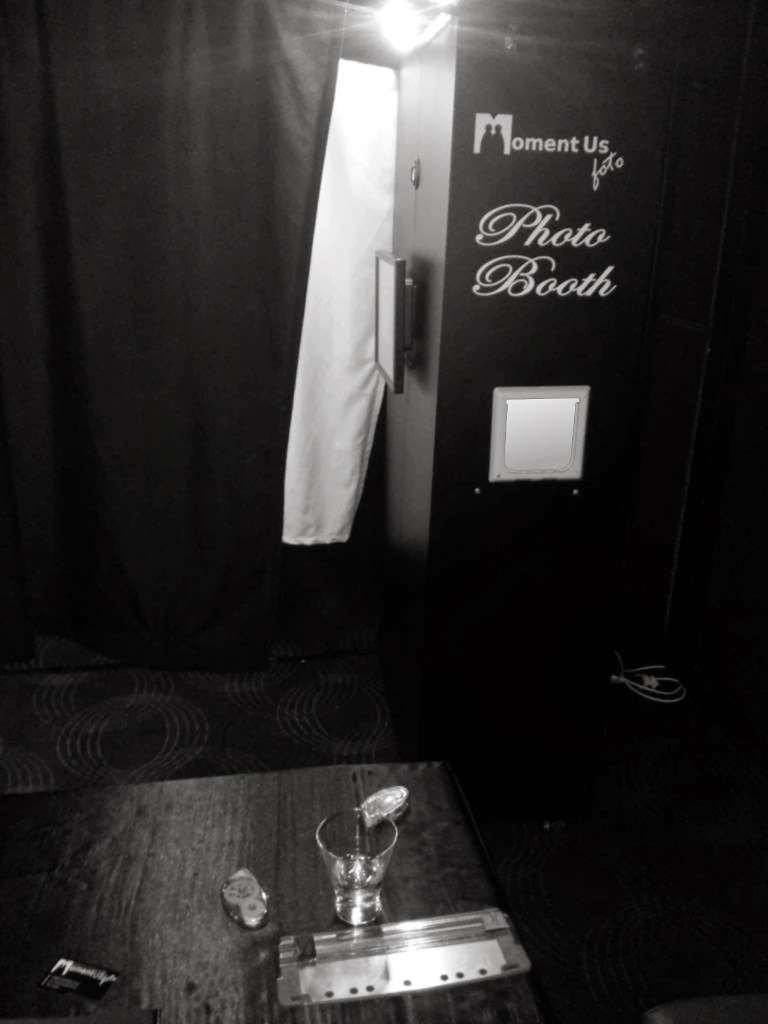 MomentUs Foto Photo Booth Hire | 10 Sauterne Cres, Minchinbury NSW 2770, Australia | Phone: 0421 032 883