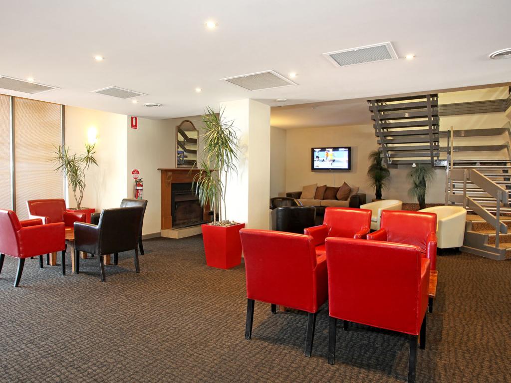 Waters Edge Port Macquarie | 1 Buller St, Port Macquarie NSW 2444, Australia | Phone: (02) 6583 2955