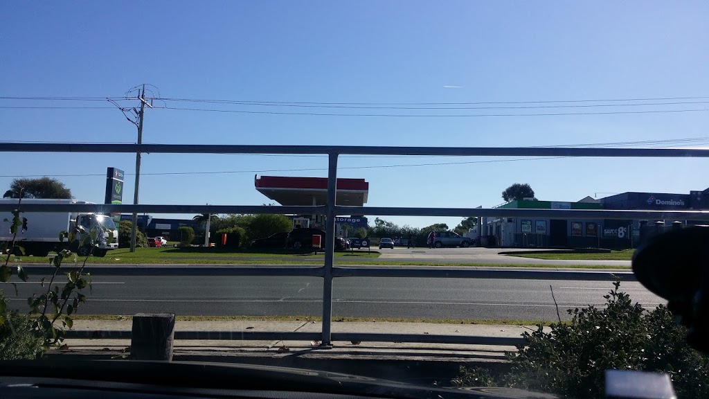 Caltex Woolworths - 125 Hall Rd, Carrum Downs VIC 3201, Australia