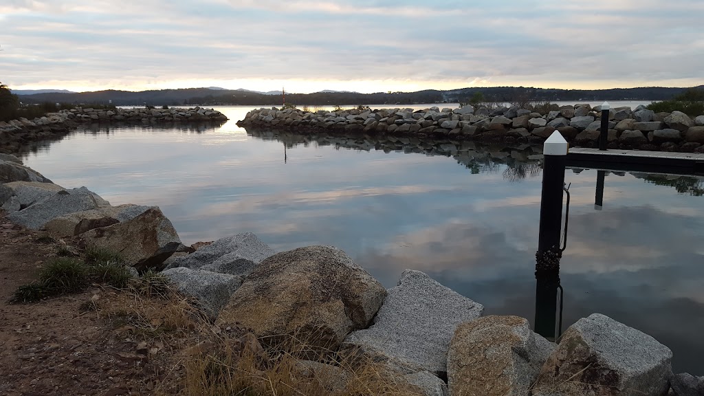 Hanging Rock Boat Ramp | Hanging Rock Pl, Batemans Bay NSW 2536, Australia | Phone: (02) 4474 1000