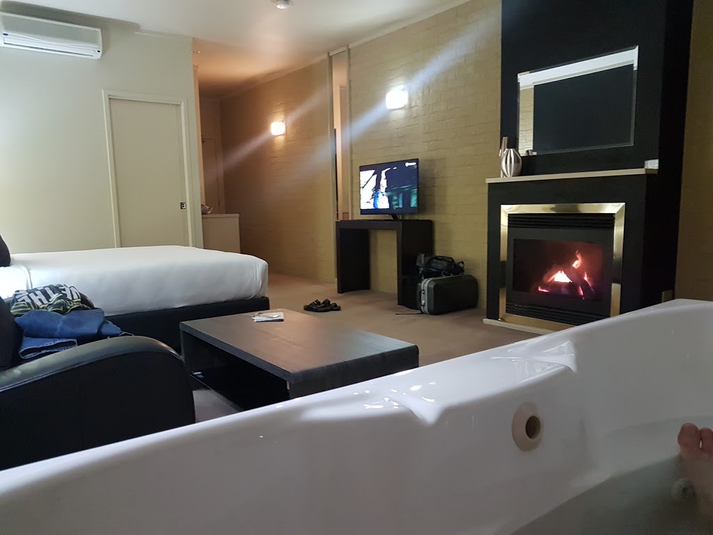 Madison Spa Motel Resort | 80 Meninya St, Moama NSW 2731, Australia | Phone: (03) 5482 3011