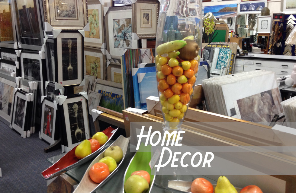 Picture and Art Warehouse | Shop 8-9 Benowa Place, Corner Racecourse Drive & Strathaird Road, Bundall QLD 4217, Australia | Phone: (07) 5538 7047