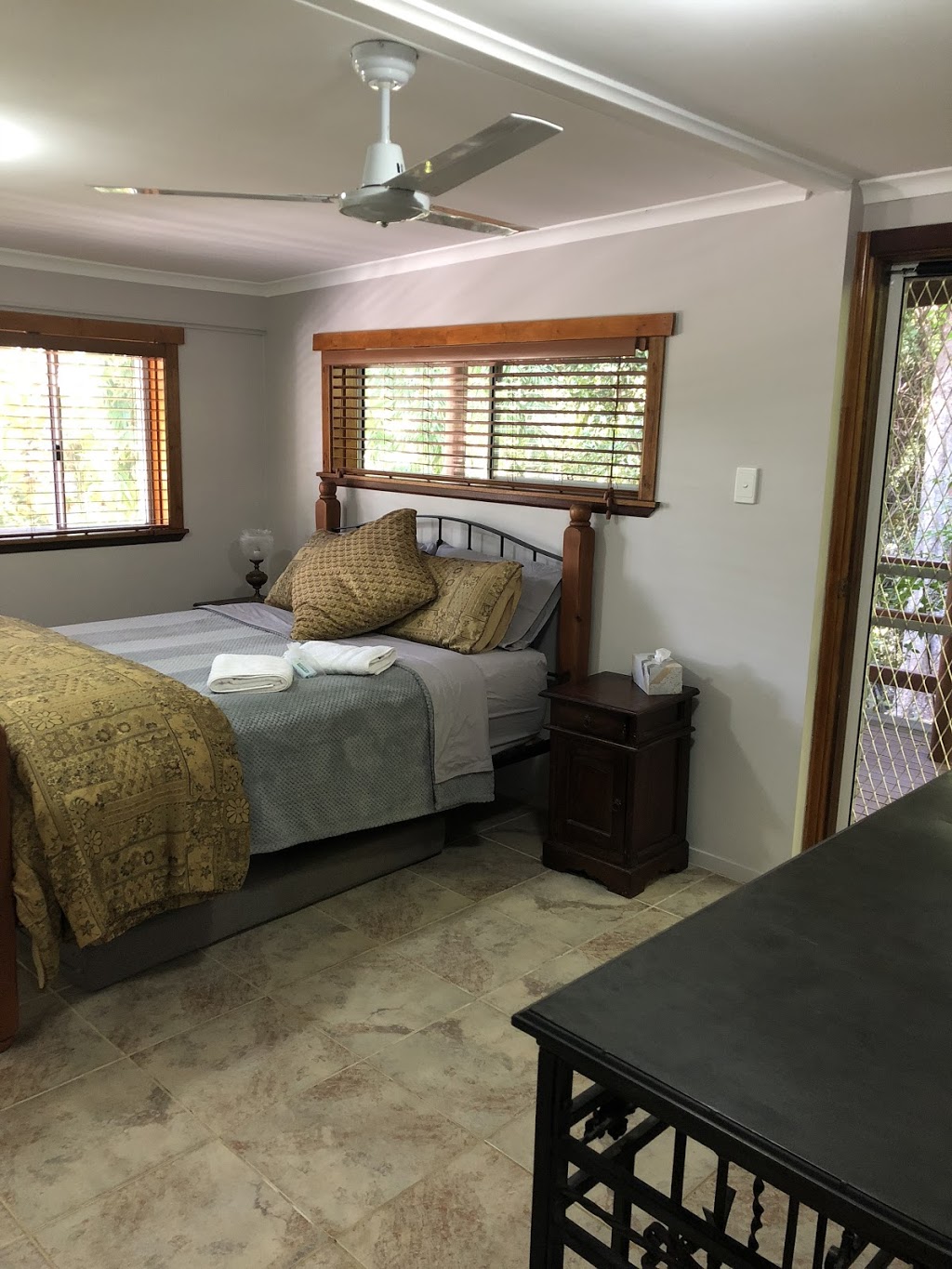 Whitsundays BnB Retreat | 51 Moonlight Dr, Jubilee Pocket QLD 4802, Australia | Phone: 0403 233 644