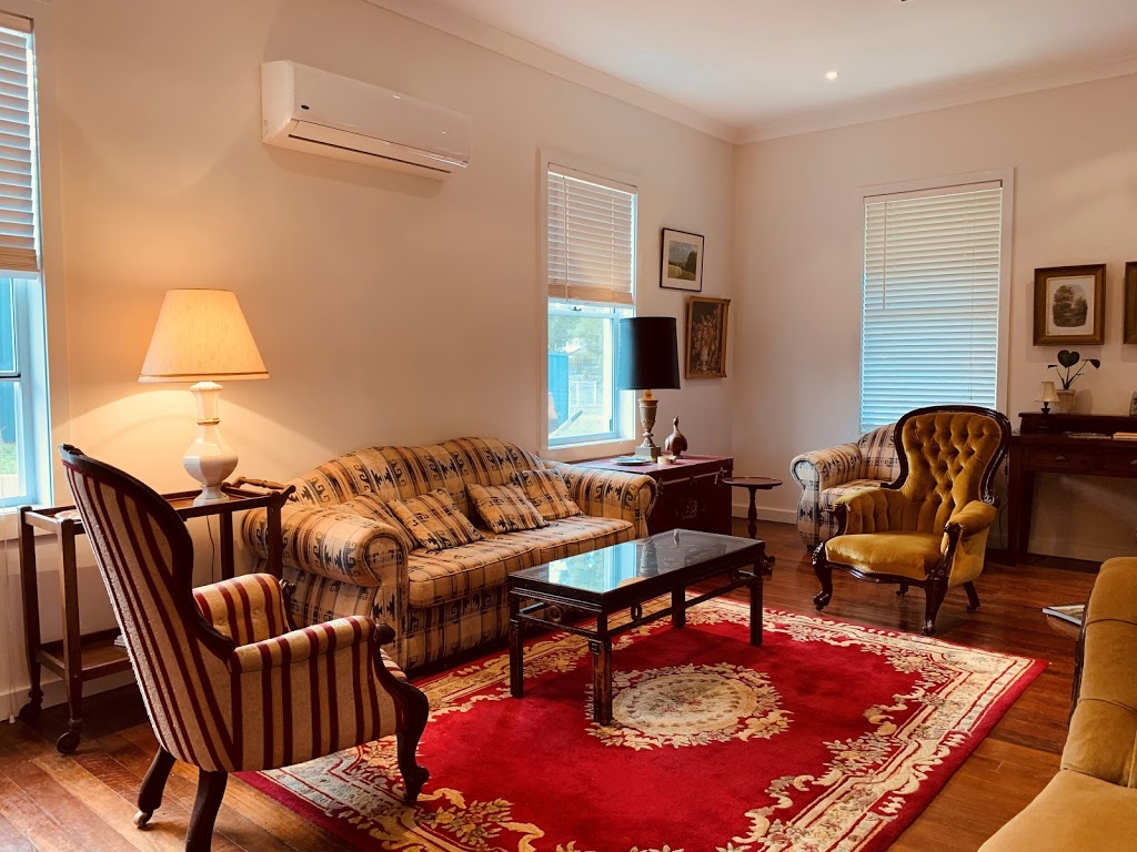 Station Master’s Cottage In YOUNG | lodging | 5 Park Ave, Young NSW 2594, Australia | 0414433046 OR +61 414 433 046