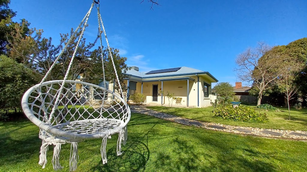 Manas Guesthouse Benalla | 103 Clarke St, Benalla VIC 3672, Australia | Phone: 0481 292 719