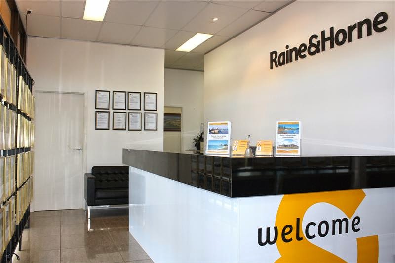 Raine and Horne Yamba | real estate agency | 34 Treelands Dr, Yamba NSW 2464, Australia | 0266462474 OR +61 2 6646 2474