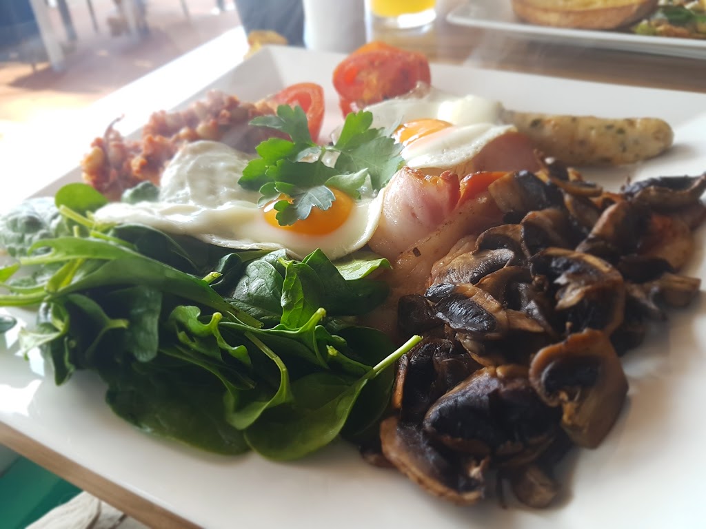 Friends on The Hill | cafe | 104 Main Rd, Monbulk VIC 3793, Australia | 0397520022 OR +61 3 9752 0022