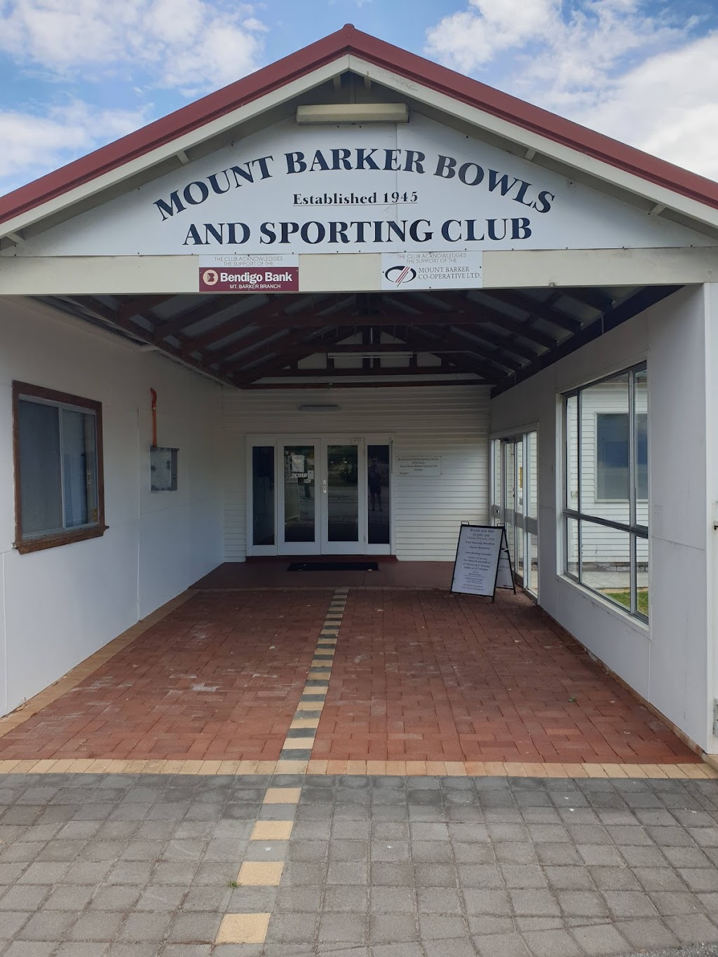 Mount Barker Bowls and Sports Club | 3 Lowood Rd, Mount Barker WA 6324, Australia | Phone: (08) 9851 1636