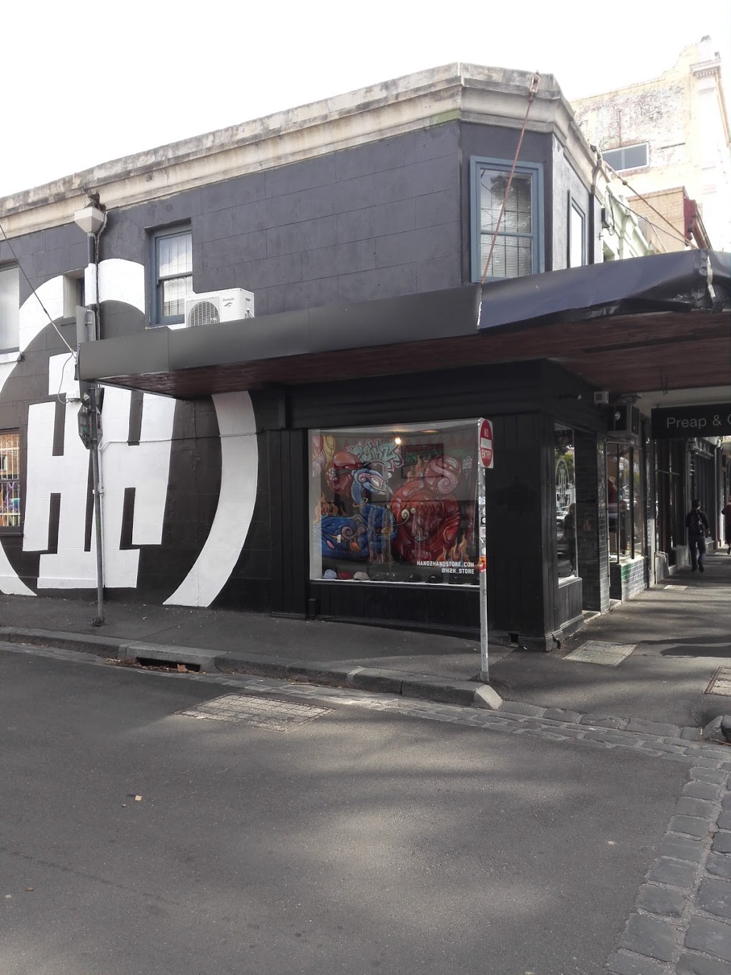 Hand 2 Hand Store | clothing store | 120 Gertrude St, Fitzroy VIC 3068, Australia | 0478531201 OR +61 478 531 201