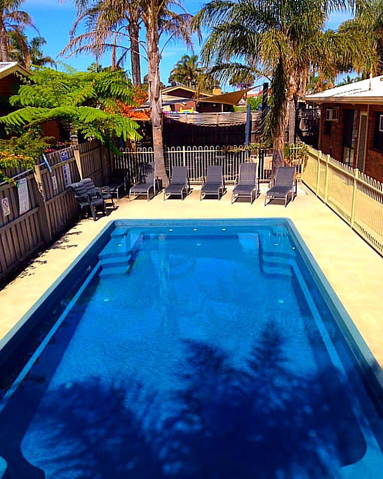 Allambi Holiday Apartments | 34 Carpenter St, Lakes Entrance VIC 3909, Australia | Phone: (03) 5155 1199