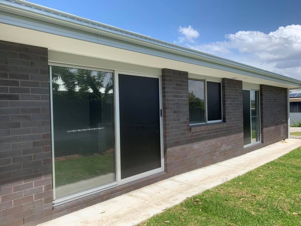 GlazeIt Glass and Screens Pty Ltd | Unit 1/33-41 Geo Hawkins Cres, Bells Creek QLD 4551, Australia | Phone: 0421 810 695