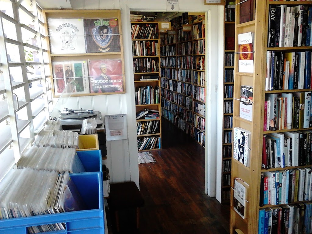 Magpie Books | book store | 1/44 Beach St, Woolgoolga NSW 2456, Australia | 0418651723 OR +61 418 651 723