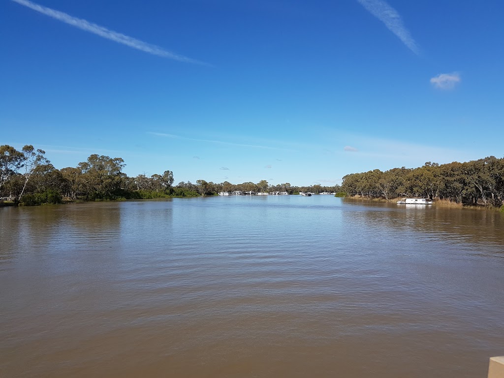 The Bert Dix Memorial Park | Lock 5 Rd, Paringa SA 5340, Australia