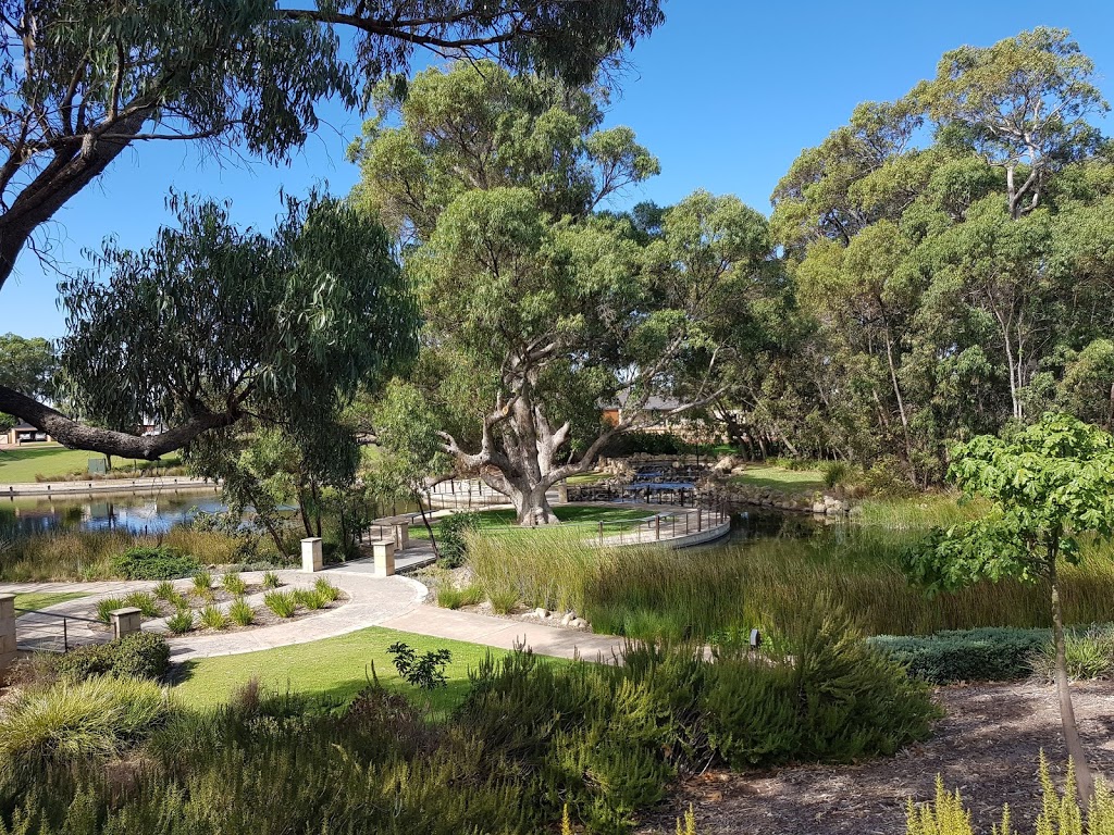 Yindana Lakes | park | Catalina Dr, Lakelands WA 6180, Australia