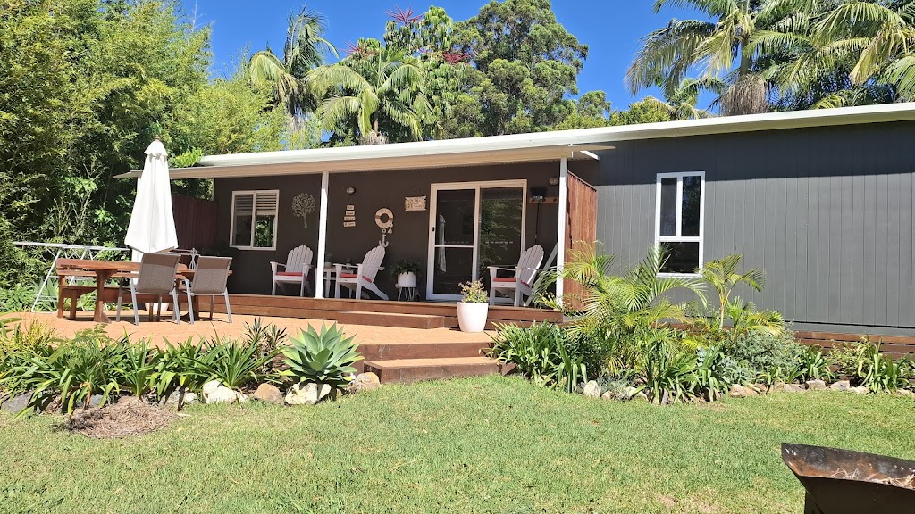 Tropical Hideaway Cottage | 27A Tropic Gardens Dr, Smiths Lake NSW 2428, Australia | Phone: 0422 428 615
