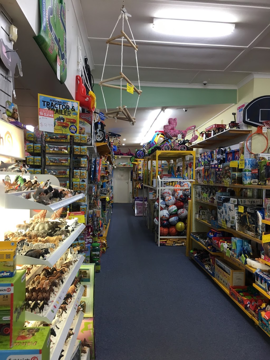 Toyworld | store | 55 Russell St, Tumut NSW 2720, Australia | 0269471438 OR +61 2 6947 1438
