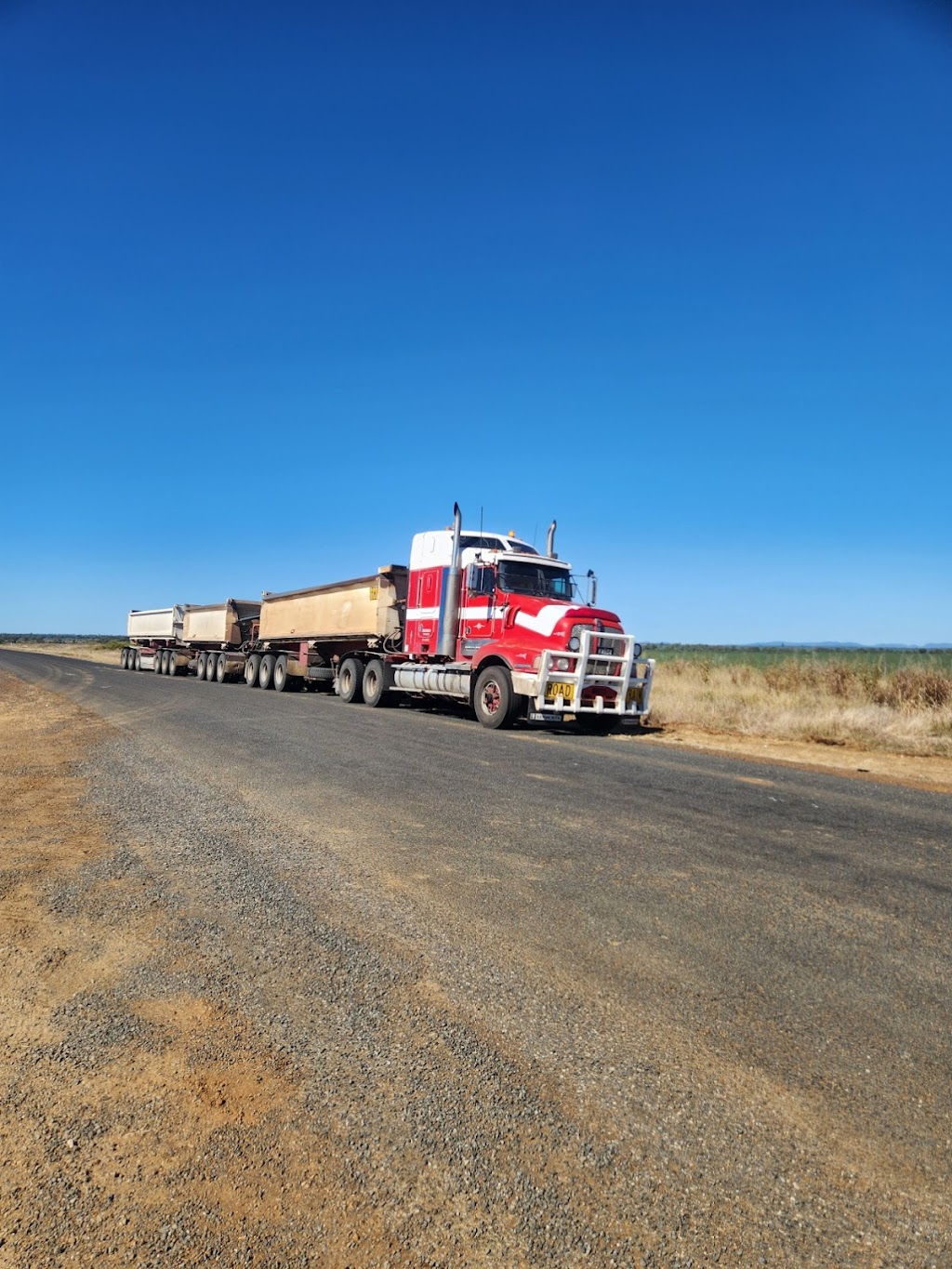 Walsh Haulage | 3 Eddy Dr, Capella QLD 4723, Australia | Phone: 0457 825 066