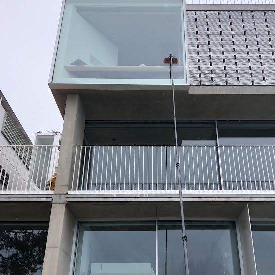 Window and Pressure Cleaning Wollongong | 180 Mount Keira Rd, Mount Keira NSW 2500, Australia | Phone: 0408 216 359