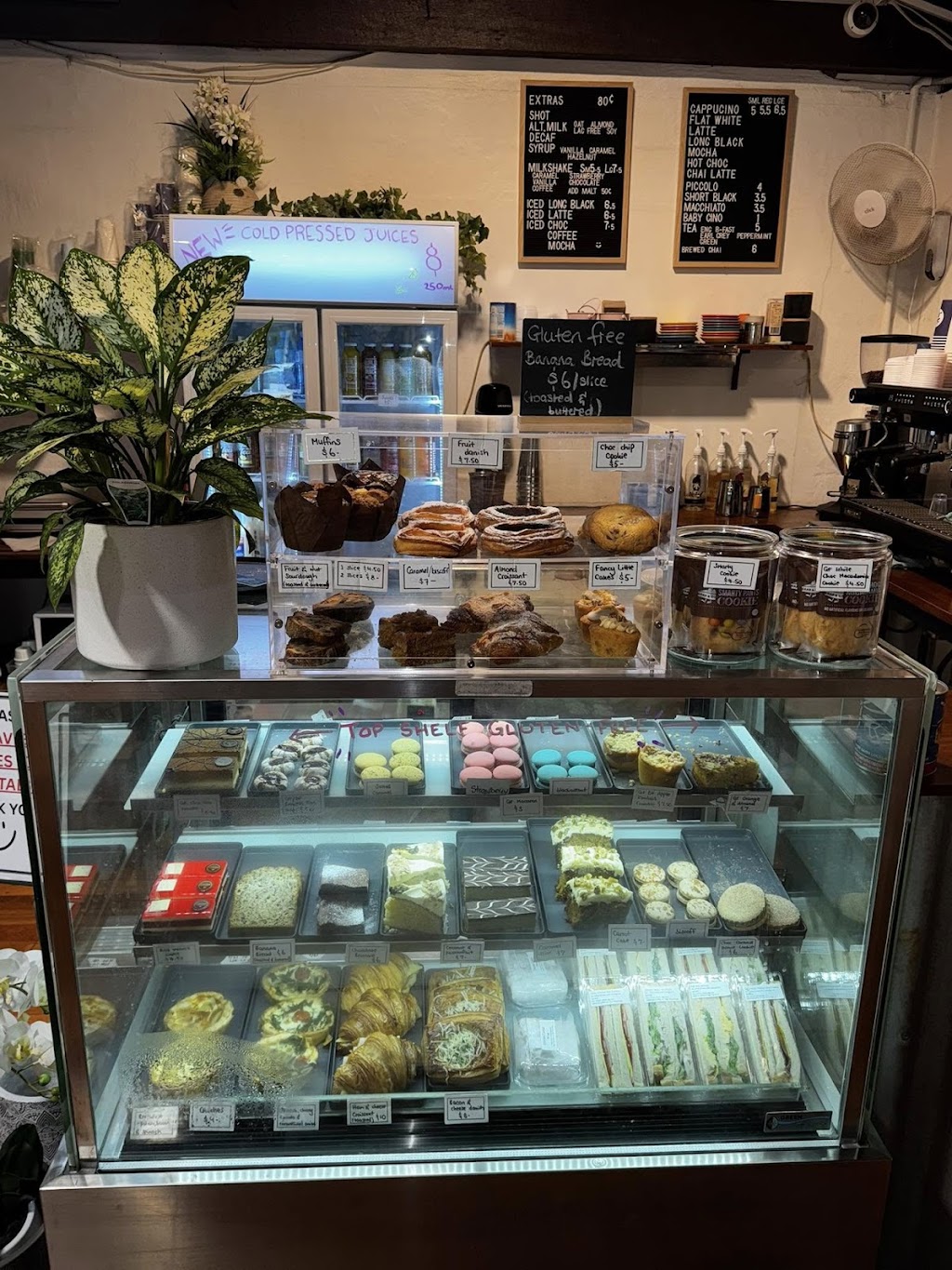 Loggers Hut Gift Shop & Espresso Bar | 1/239 High St, Wauchope NSW 2446, Australia | Phone: (02) 6586 4439