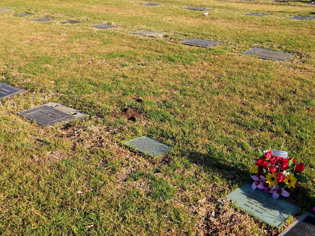 Altona Memorial Park | cemetery | 2-14 Dohertys Rd, Altona North VIC 3025, Australia | 0393626600 OR +61 3 9362 6600