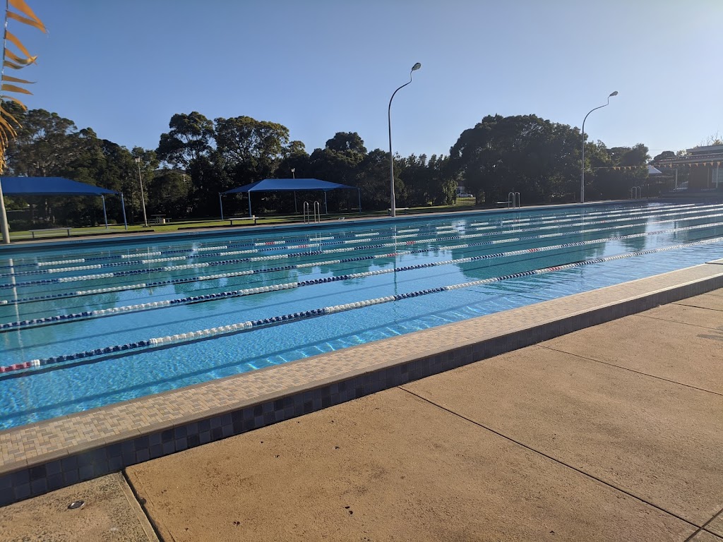 Dapto Public Pool | 28 Bangaroo Ave, Dapto NSW 2530, Australia | Phone: (02) 4261 1963