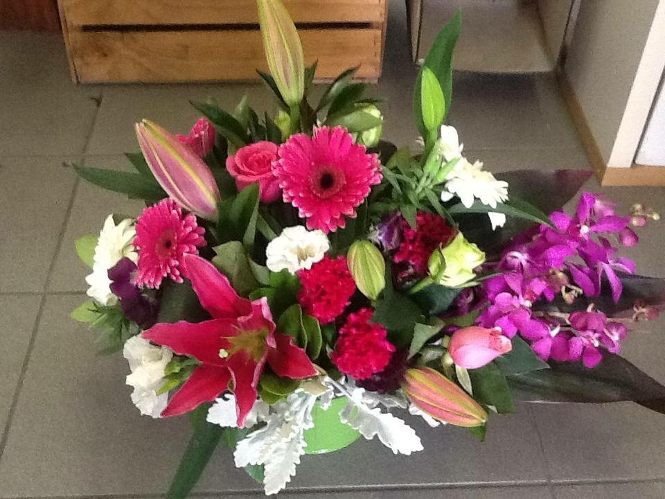 Flowers By Deb | 38 Spirited Circuit, Craigieburn VIC 3034, Australia | Phone: 0400 811 947