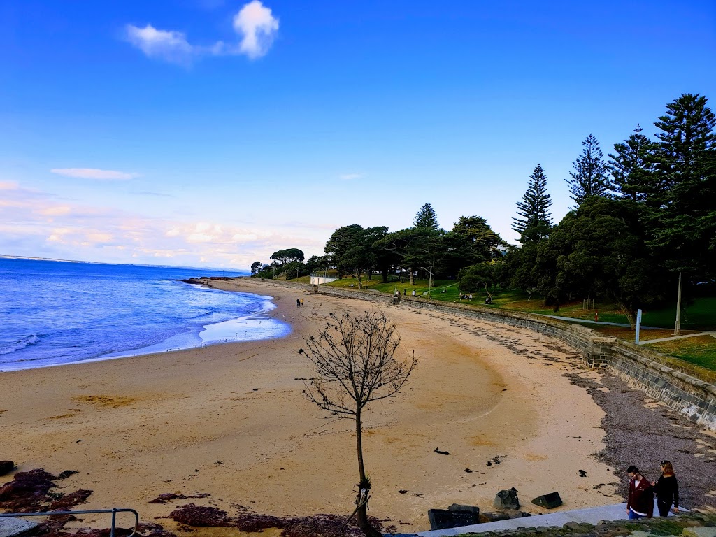 Erehwon Point Beach | 10 Lovers Walk, Cowes VIC 3922, Australia | Phone: 1300 366 422