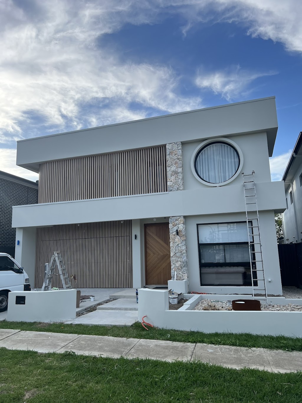 Ridz painting and decorating pty ltd | 10 Jackaroo Cl, Muswellbrook NSW 2333, Australia | Phone: 0422 968 368