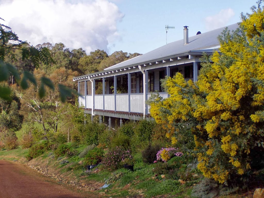 Blue House Bed & Breakfast | Lot 109 Barrabup Rd, Nannup WA 6275, Australia | Phone: (08) 9756 3091