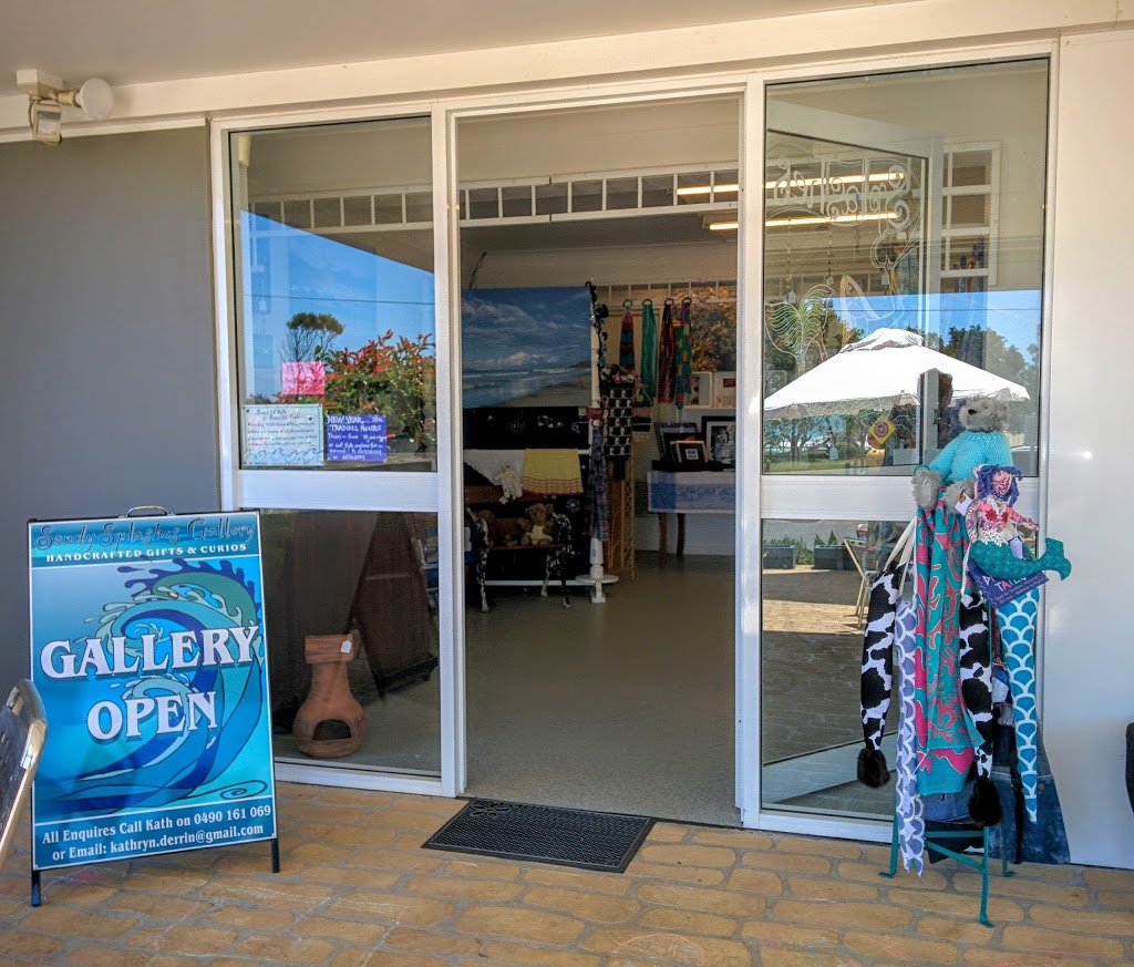 Sandy Splashes Gallery | 1/42 Sandy Beach Dr, Sandy Beach NSW 2456, Australia | Phone: 0490 161 069